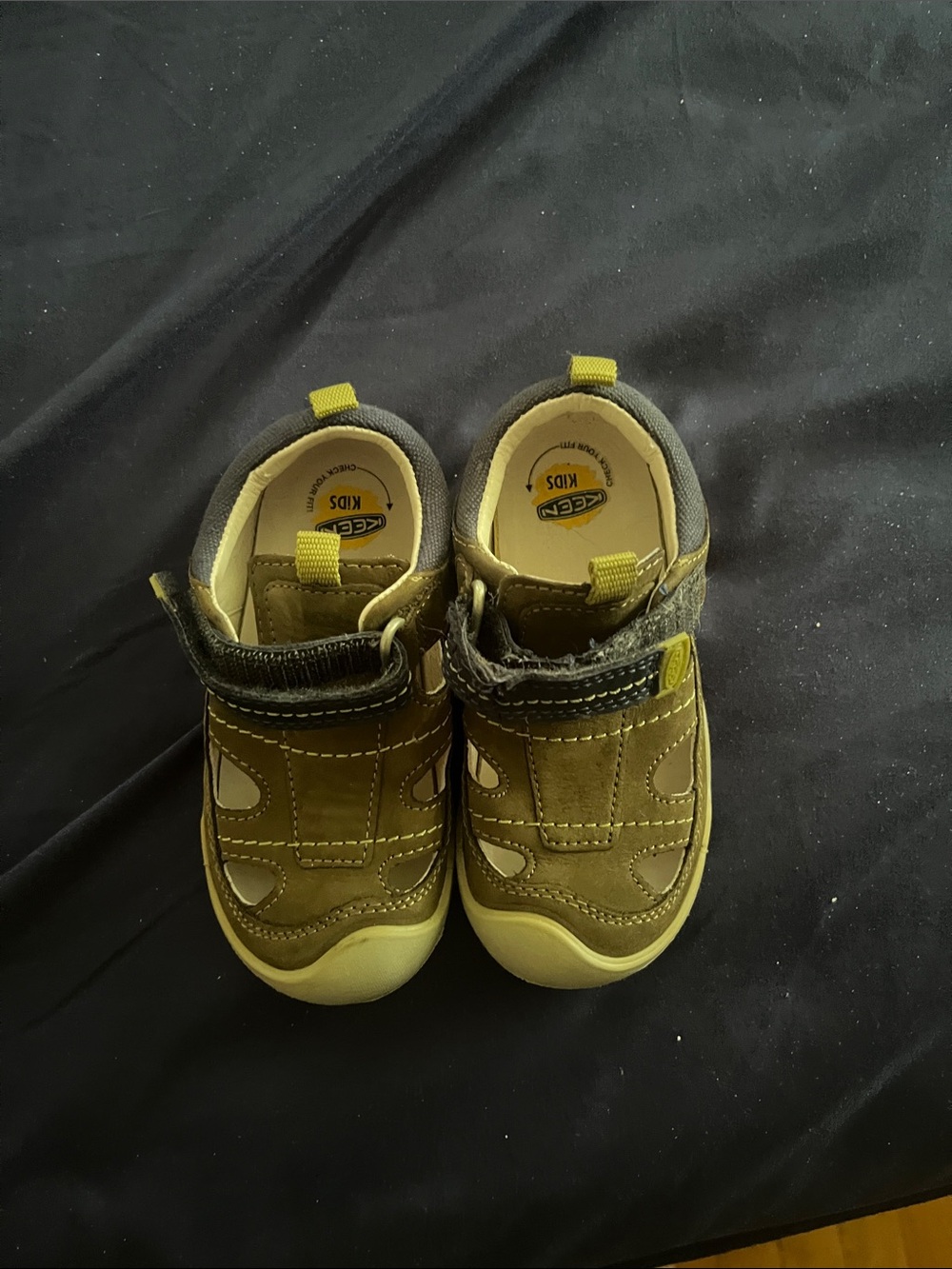 Keen Kids Navy and Tan Hook-and-Loop Casual Sneakers